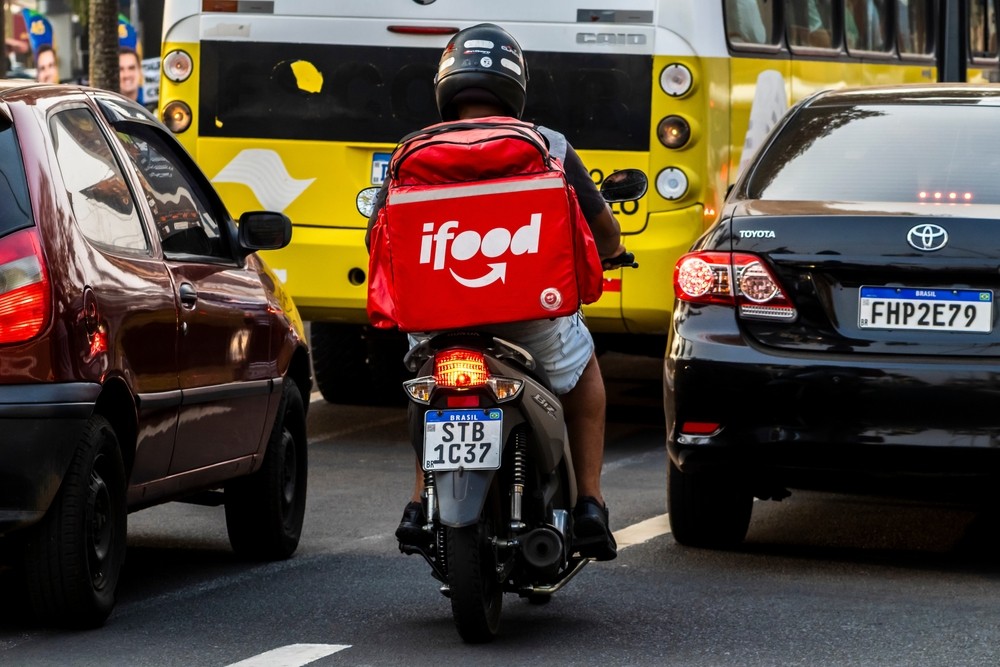 iFood é o maior aplicativo de entregas do Brasil com operação em várias cidades (Imagem: Shutterstuck) iFood é o maior aplicativo de entregas do Brasil com operação em várias cidades (Imagem: Shutterstuck)