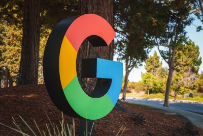Alphabet é a quarta empresa mais valiosa do mundo (Imagem: Shutterstock)