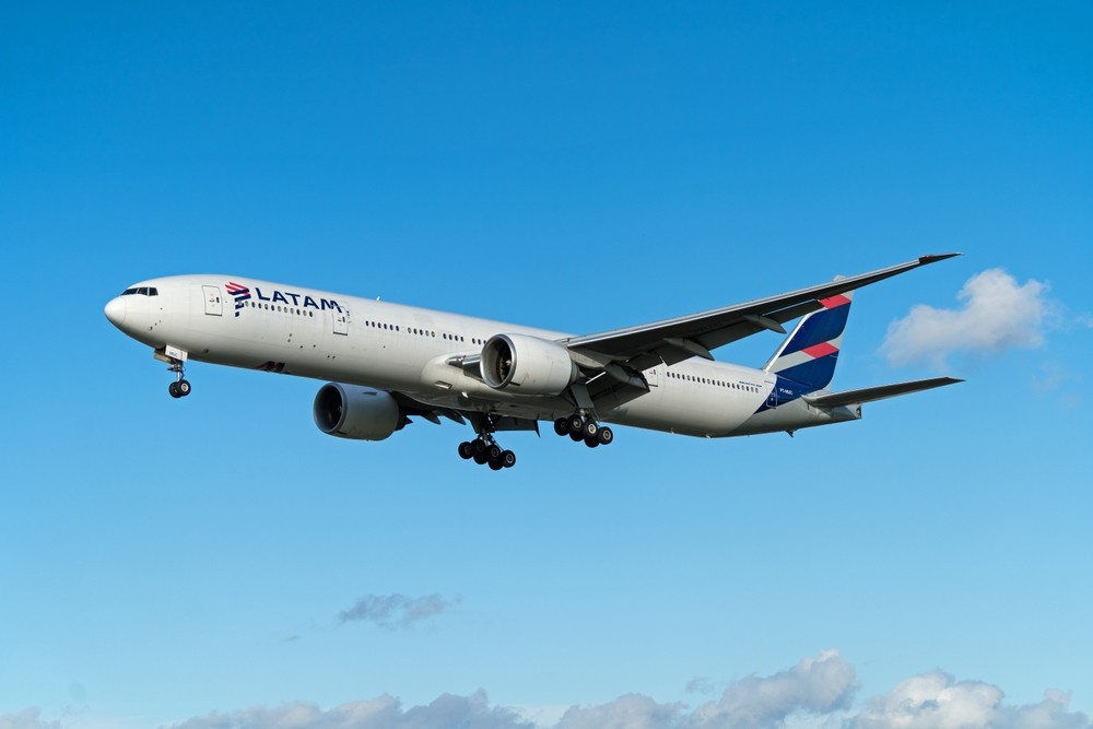 Latam surgiu da fusão da chilena LAM com a brasileira TAM (Imagem: Shutterstock)
