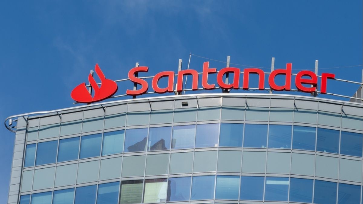 Units do Santander sobem quase 20% no ano na B3 (Imagem: Shutterstock)