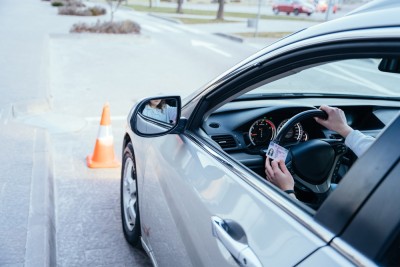 CNH é o documento válido para identificar condutores certificados em todo o país (Imagem: Shutterstock)