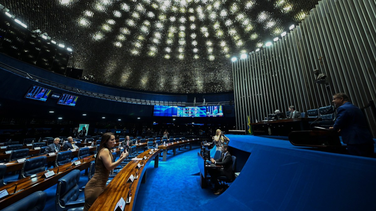 Compensação para isenção é taxar lucros e dividendos de pessoas físicas de alta renda (Imagem: Carlos Moura/ Agência Senado)