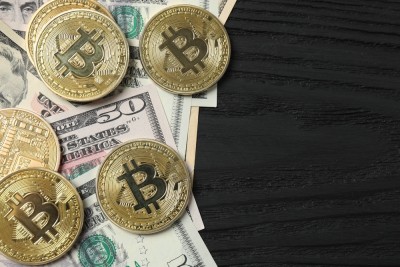 Bitcoin é a criptomoeda mais valiosa do mundo (Imagem: Shutterstock)