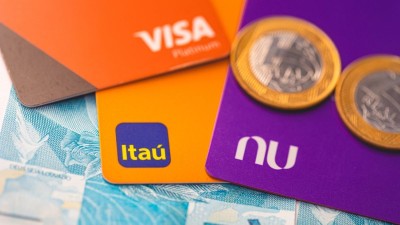 O Itaú foi o mais afetado, com 1.475 registros de falhas, seguido pelo Nubank, com 152 (Imagem: Shutterstock)