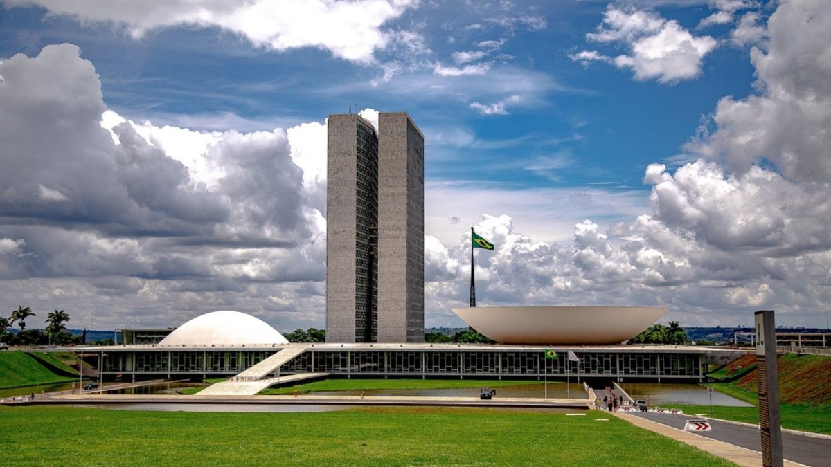 Congresso tem até esta 4ª feira (8) para votar a MP (Imagem: Shutterstock)