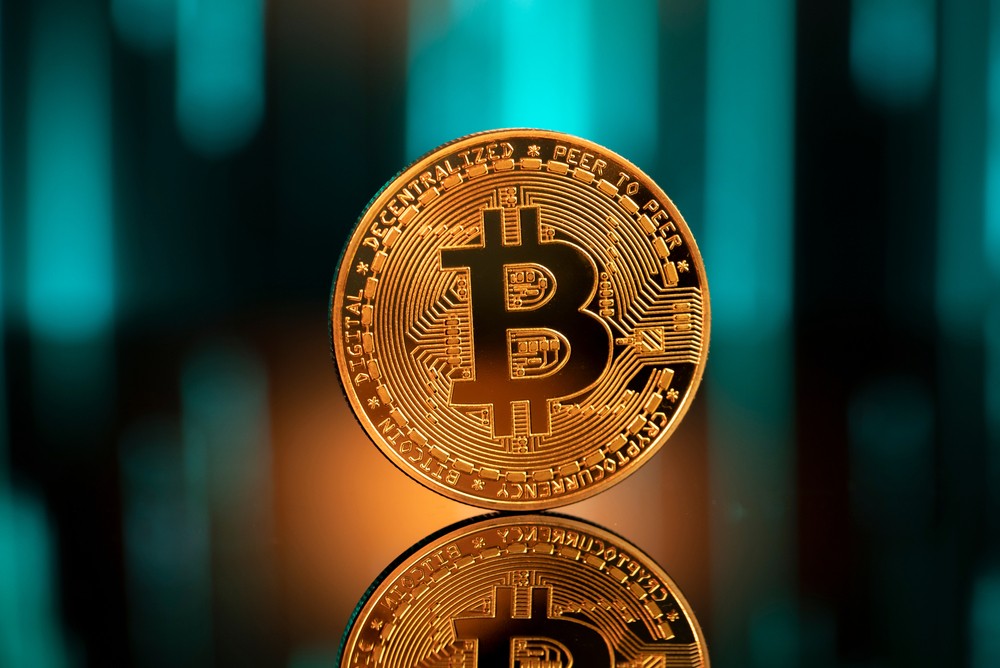 Bitcoin continua sendo o ativo digital de maior valor (Imagem: Shutterstock)