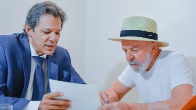 Haddad acompanhou telefonema de Lula e Trump e viaja para os EUA na próxima semana (Imagem: Shutterstock)