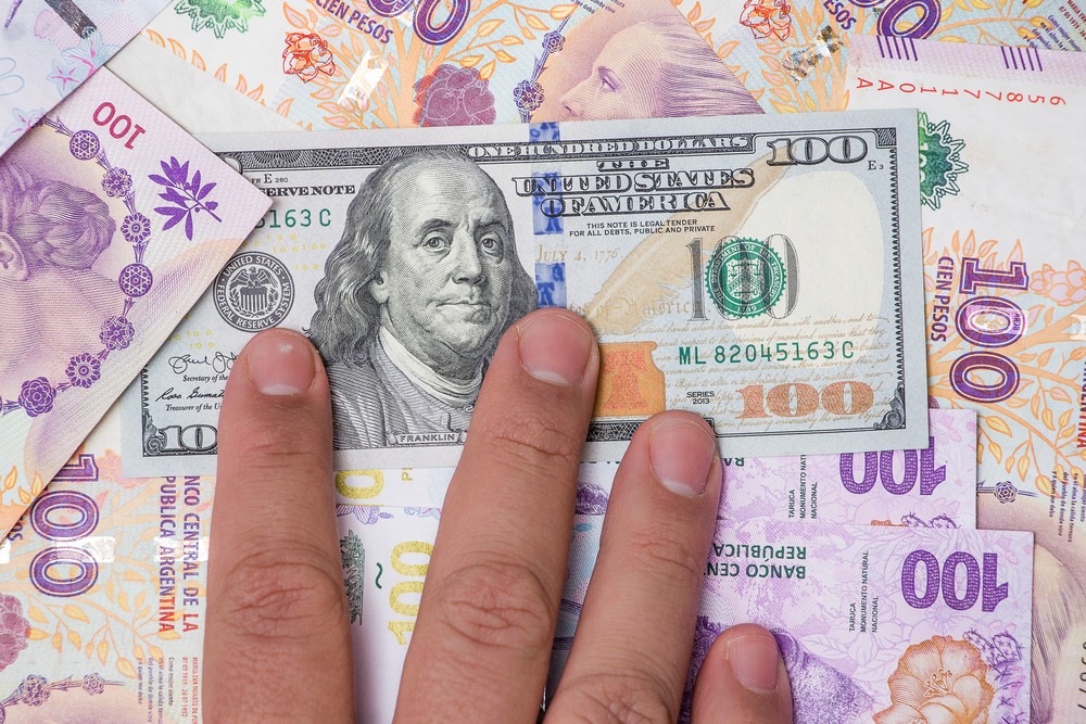 Peso argentino foi a moeda que mais se desvalorizou no acumulado de 2025 (Imagem: Shutterstock) Peso argentino foi a moeda que mais se desvalorizou no acumulado de 2025 (Imagem: Shutterstock)