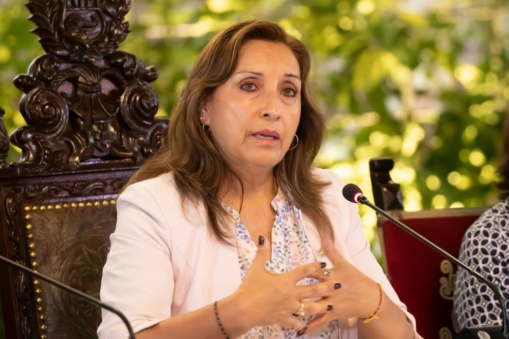 Dina Boluarte chegou à cadeira de presidente em dezembro de 2022 (Imagem: Shutterstock) Dina Boluarte chegou à cadeira de presidente em dezembro de 2022 (Imagem: Shutterstock)