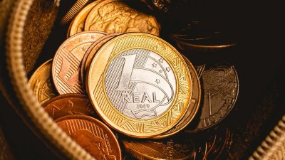 Para 2026, a expectativa também foi ajustada levemente para baixo, de 4,4% para 4,3% (Imagem: Shutterstock)