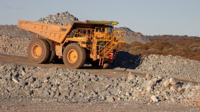 Ações de mineradoras de terras raras chegam a subir +32% nesta terça-feira (Imagem: Shutterstock) Ações de mineradoras de terras raras chegam a subir +32% nesta terça-feira (Imagem: Shutterstock)
