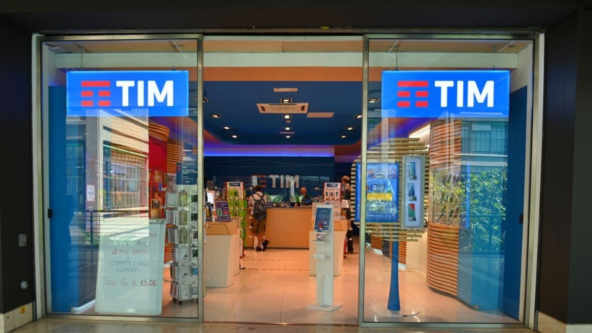 Tim anunciou dividendos em março (Imagem: Shutterstock) Tim anunciou dividendos em março (Imagem: Shutterstock)