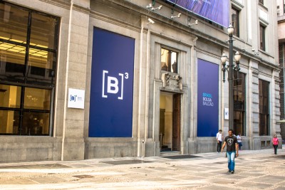 Bolsa de valores brasileira é a maior da América Latina (Imagem: Shutterstuck)