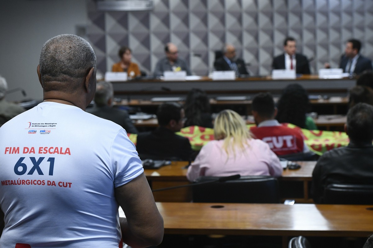 Mudança na jornada de trabalho foi proposta por entidades sociais (imagem: Marcos Oliveira/Agência Senado) Mudança na jornada de trabalho foi proposta por entidades sociais (imagem: Marcos Oliveira/Agência Senado)