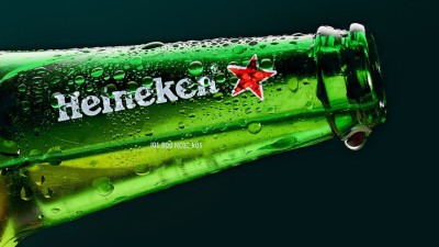 A cervejaria alcançou receita líquida de 7,33 bilhões de euros  no 3T25 (Imagem: Shutterstock)