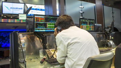 Além da VALE3, o IBOV contou com PETR4 disparando mais de +1% (Imagem: Shutterstock)