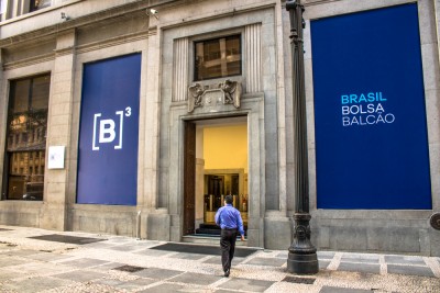 B3 é a operadora da bolsa e do sistema do Tesouro Direto no Brasil (Imagem: Shutterstuck)