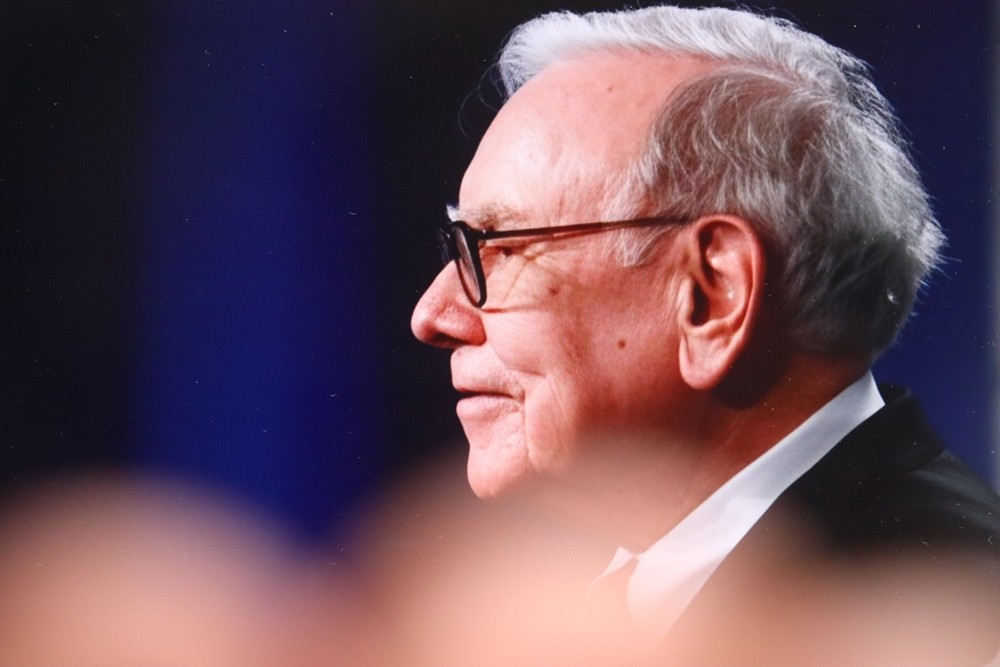 Warren Buffet já foi o homem mais rico do mundo, mas continua com patrimônio bilionário (Imagem: Shutterstuck) Warren Buffet já foi o homem mais rico do mundo, mas continua com patrimônio bilionário (Imagem: Shutterstuck)