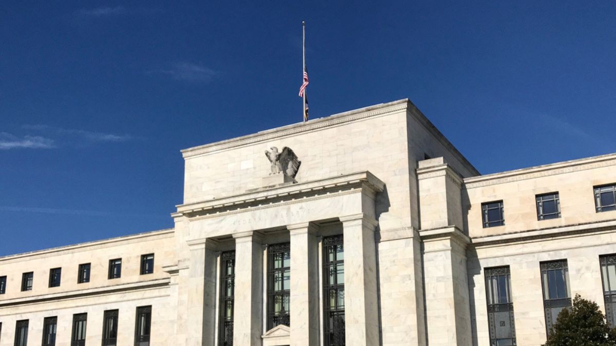 Os juros norte-americanos passam a operar no intervalo entre 3,75% e 4% ao ano (Imagem: Shutterstock) Os juros norte-americanos passam a operar no intervalo entre 3,75% e 4% ao ano (Imagem: Shutterstock)