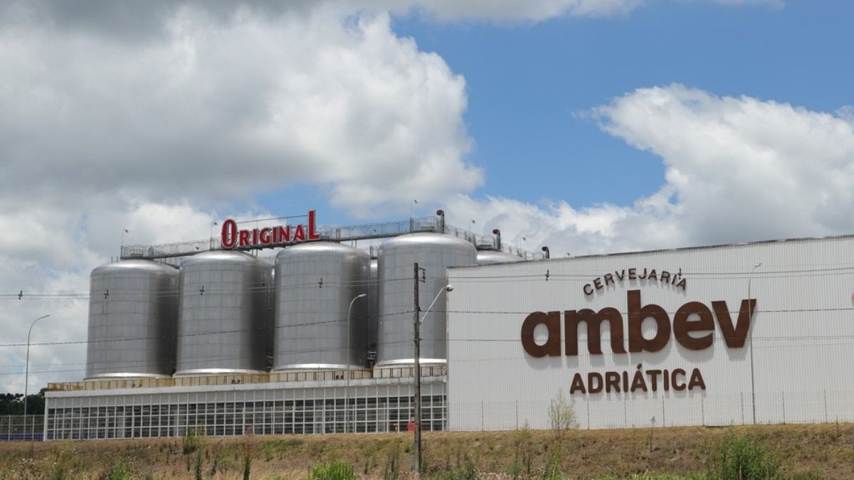 Os volumes totais diminuíram 5,9% (Imagem: Shutterstock) Os volumes totais diminuíram 5,9% (Imagem: Shutterstock)