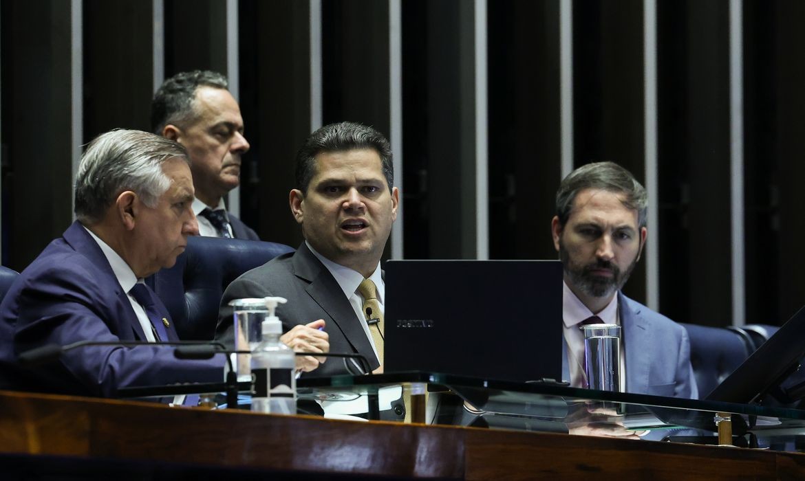 Senadores vão atuar ao longo de quatro meses para investigar milicias e facções (Imagem: Lula Marques/Agência Brasil) Senadores vão atuar ao longo de quatro meses para investigar milicias e facções (Imagem: Lula Marques/Agência Brasil)