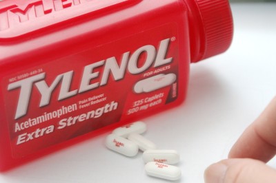 Tylenol é um dos medicamentos mais vendidos no mundo (Imagem: Shutterstock)