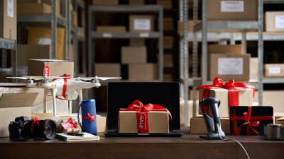 Amazon, Mercado Livre e Shopee alugam galpões de fundos imobiliários (Imagem: Shutterstock)