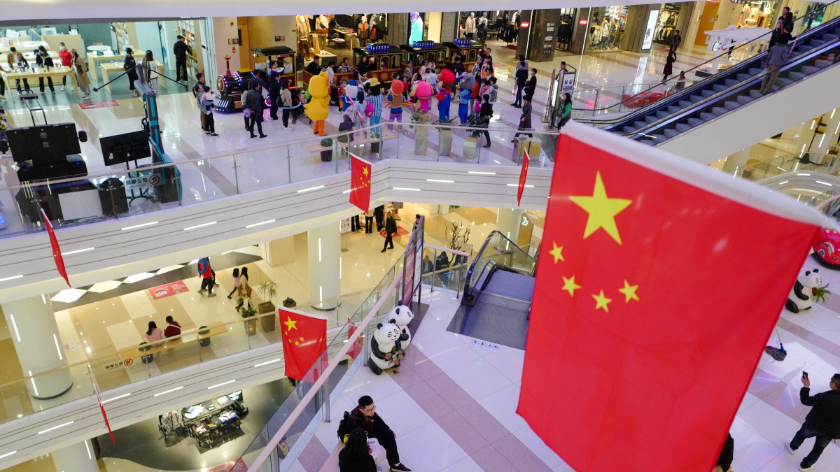 Preços ao produtor chinês seguem em queda, diferente do mercado consumidor (Imagem: Shutterstock)