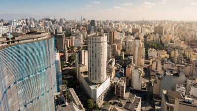 FII de papel se valoriza +22% nos últimos 12 meses, apontam dados do Investidor10 (Imagem: Shutterstock)