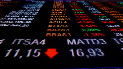 ITUB4, BPAC11, BBDC4 e SANB11 ficaram no vermelho e azedaram o IBOV (Imagem: Shutterstock)