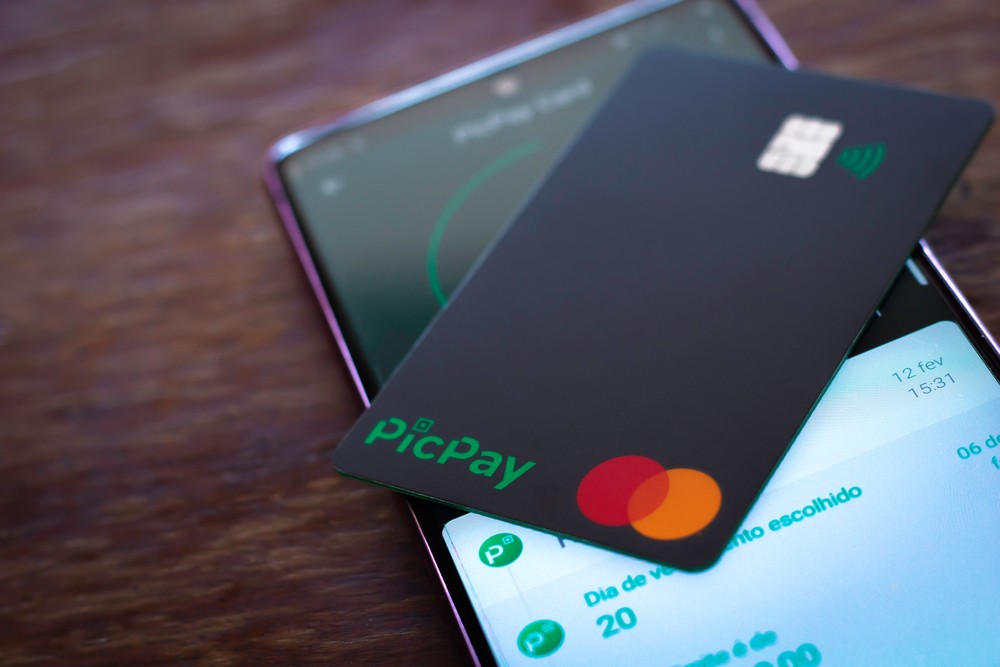 PicPay é um aplicativo bancário com milhões de clientes pelo país (Imagem: Shutterstock)