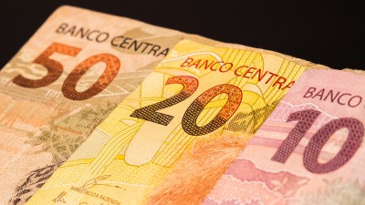 Tesouro IPCA+ 2040 acumula valorização de 1,83% ao mês (Imagem: Shutterstock)