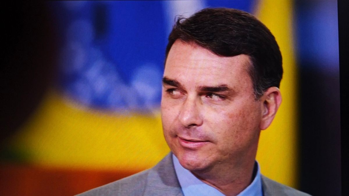 A confirmação de Flávio como candidato foi mal recebida pelos mercados (Imagem: Shutterstock)