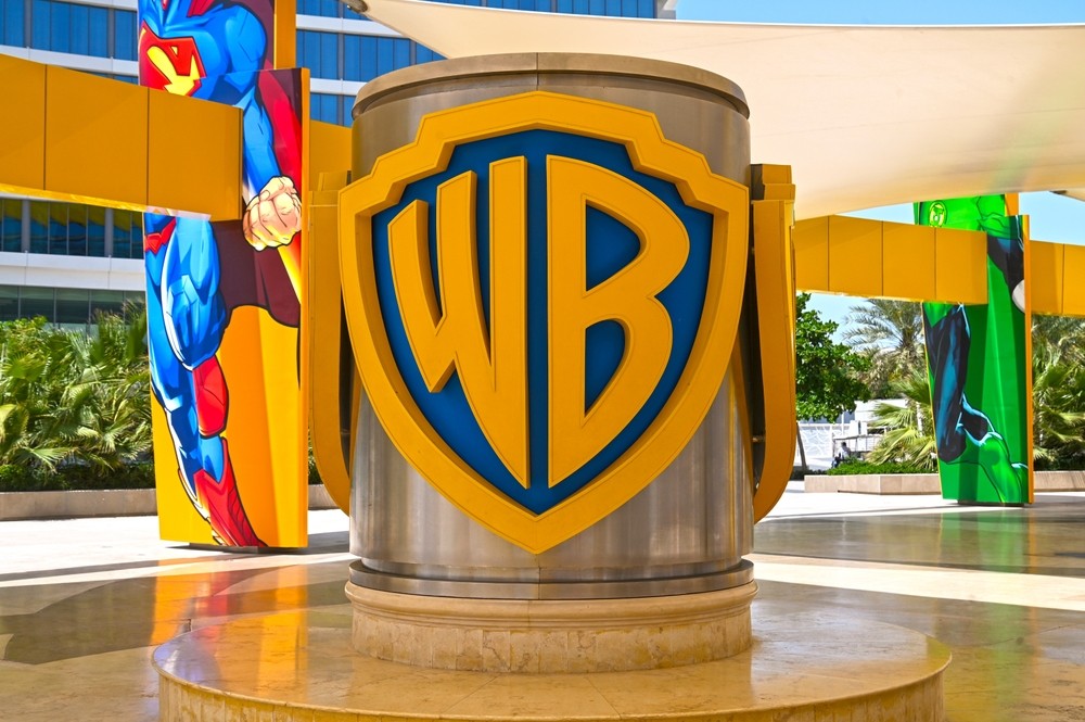 Warner Bros é um grupo empresarial com atuação nos diversos segmentos da indústria de conteúdo (Imagem: Shutterstock)