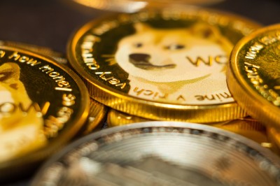Memecoins são criptomoedas criadas para movimentos de valorização (Imagem: Shutterstock)
