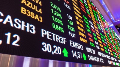 IBOV também contou com ajudinha dos EUA, com corte nos juros por lá (Imagem: Shutterstock)