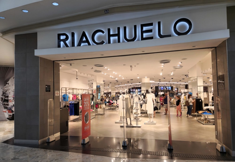 Riachuelo é uma das maiores varejistas de moda do país (Imagem: Shutterstock)