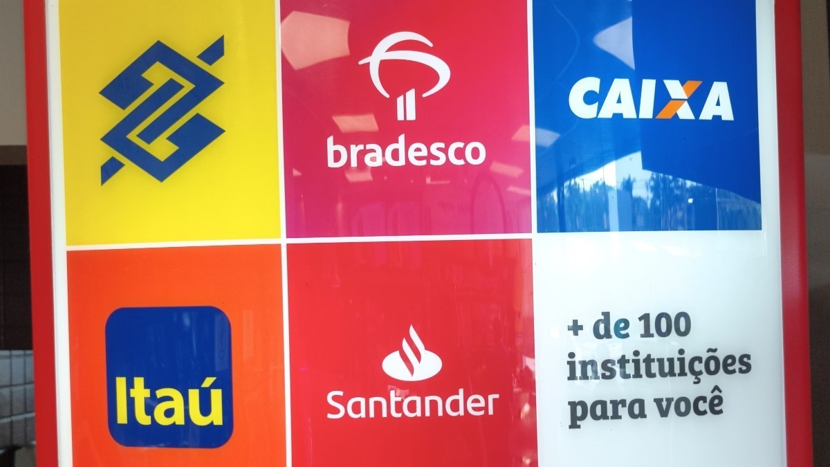 Com a economia desacelerando, o mercado aposta em queda forte da Selic em 2026 (Imagem: Shutterstock)