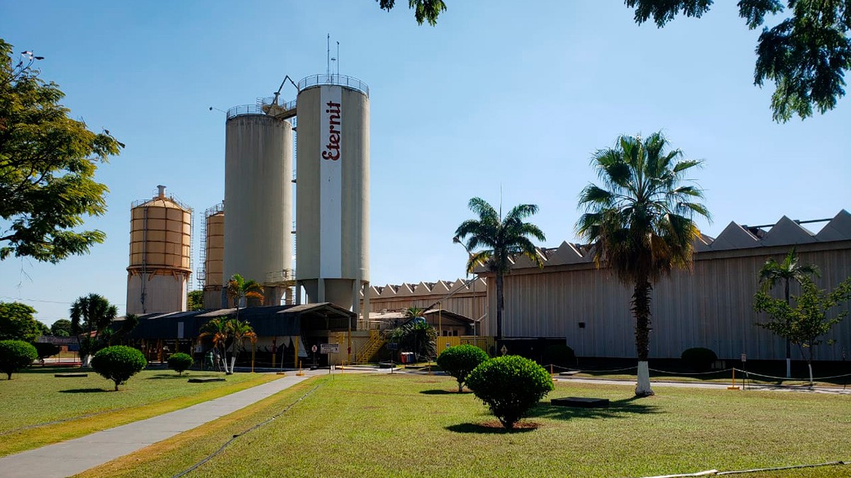Grupo Eternit controla a Tégula S.A., que toca operação de telhas de concreto (Imagem: Divulgação)
