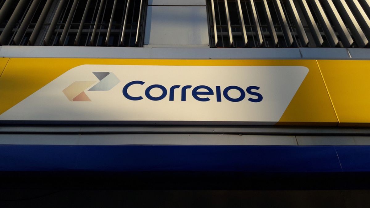 Os trabalhadores cobram reajustes salariais compatíveis (Imagem: Shutterstock)