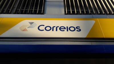 Os trabalhadores cobram reajustes salariais compatíveis (Imagem: Shutterstock)