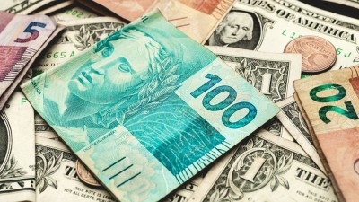 Real teve valorização de 12,4% no acumulado deste ano (Imagem: Shutterstock)