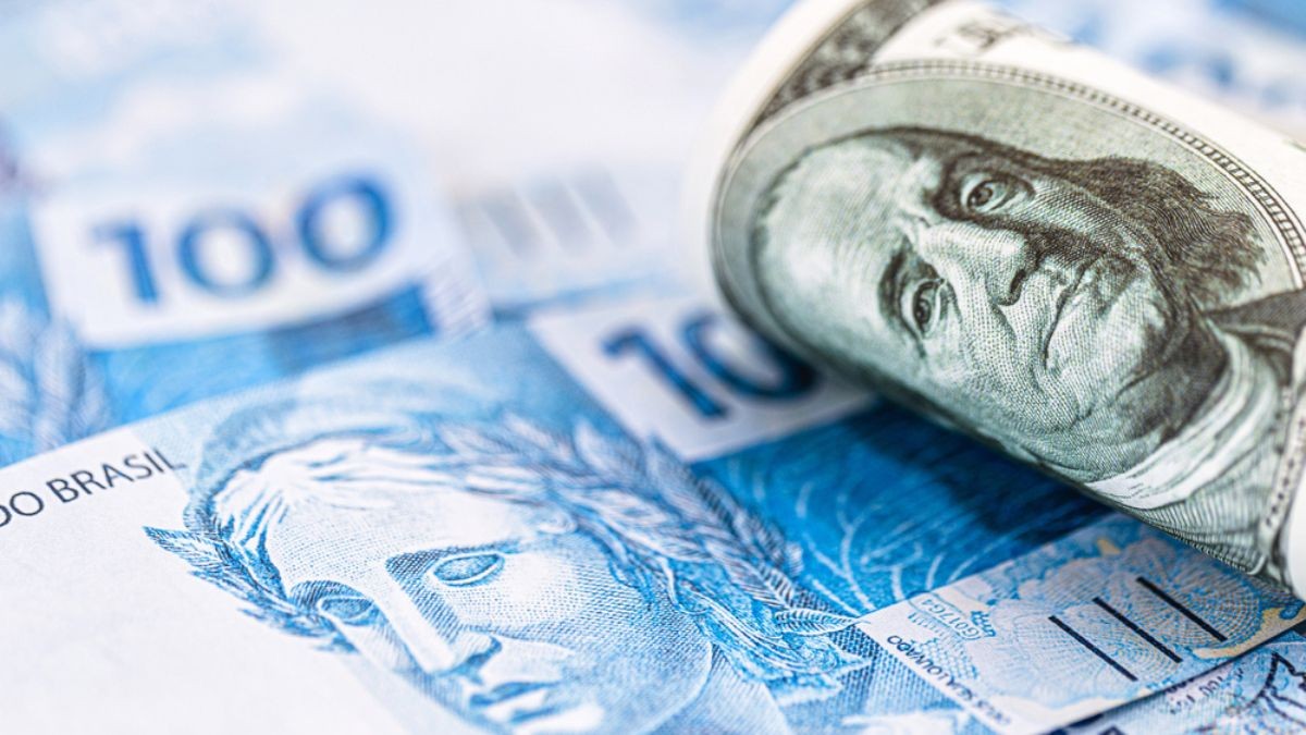 Mercado vê inflação de 4,32% e dólar valendo R$ 5,44 no final de 2025 (Imagem: Shutterstock)