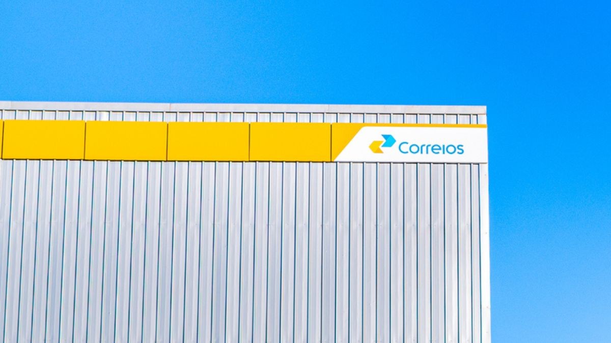 Correios apresentaram plano de reestruturação após fechar empréstimo de R$ 12 bi (Imagem: Shutterstock)