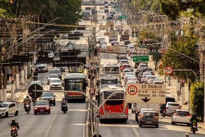 Com milhares de veículos, São Paulo tem a maior frota de ônibus do país (Imagem: Shutterstock)