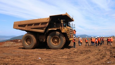 Setor bancário também ajuda o IBOV e dólar cai abaixo de R$ 5,40 (Imagem: Shutterstock)