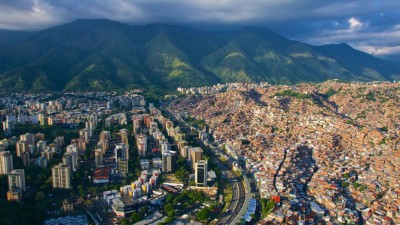 O plano dos EUA envolve a reabertura comercial da Venezuela (Imagem: Shutterstock)