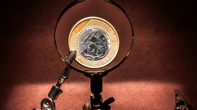 Remuneração do Tesouro Renda+ 2065 encolhe e valoriza seu preço unitário (Imagem: Shutterstock)