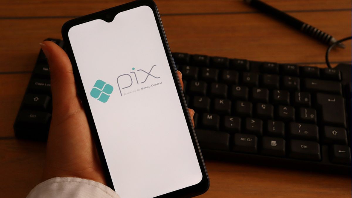 O volume de reclamações ultrapassava 6 mil registros por volta das 14h40 (Imagem: Shutterstock)