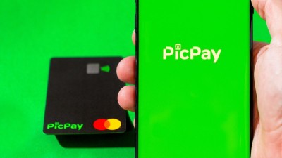 Mudança ocorre em meio à tentativa do banco digital de abrir o capital nos EUA (Imagem: Shutterstock)